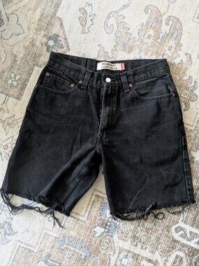 Levi's 550 Relaxed Fit Cut Off Shorts